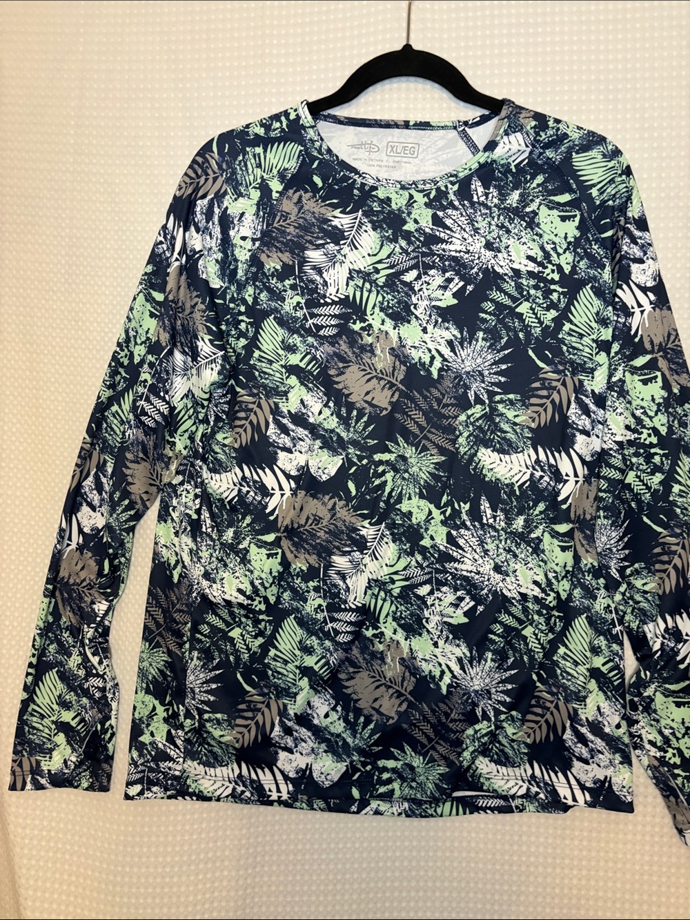 Xueg Women's Navy Leaf Print Long Sleeve Tee